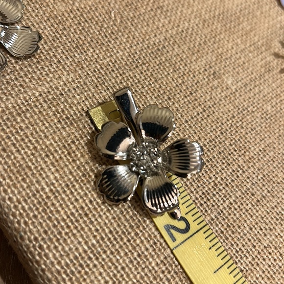Claire’s Silver HairClips. NEW with tags - Picture 12 of 14